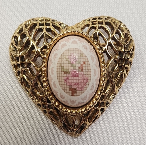 1928 Vintage Glass Hand Painted Heart Brooch and Earrings - Picture 2 of 9